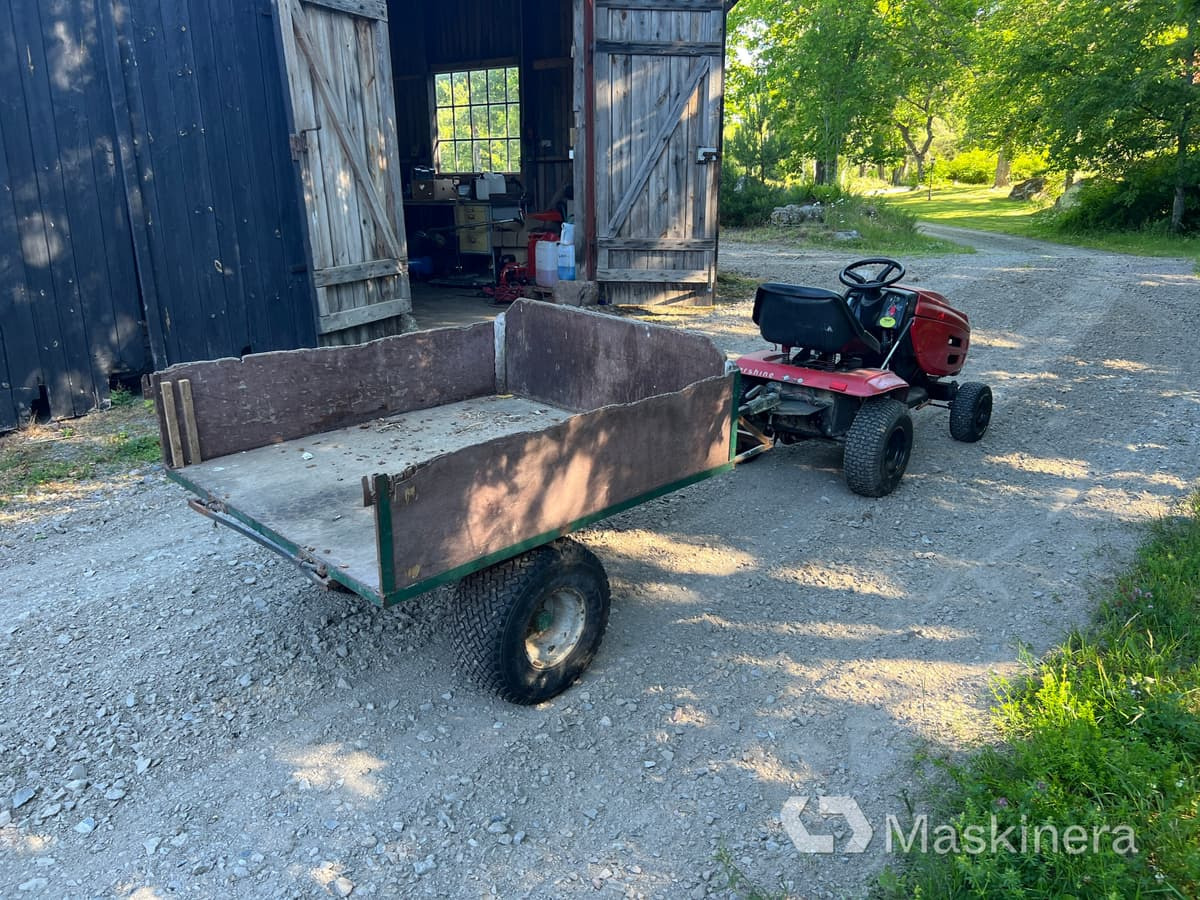 Trädgårdstraktor MTD B/115 med tippvagn - טרקטור חקלאי: תמונה 5 Trädgårdstraktor MTD B/115 med tippvagn - טרקטור חקלאי: תמונה 5