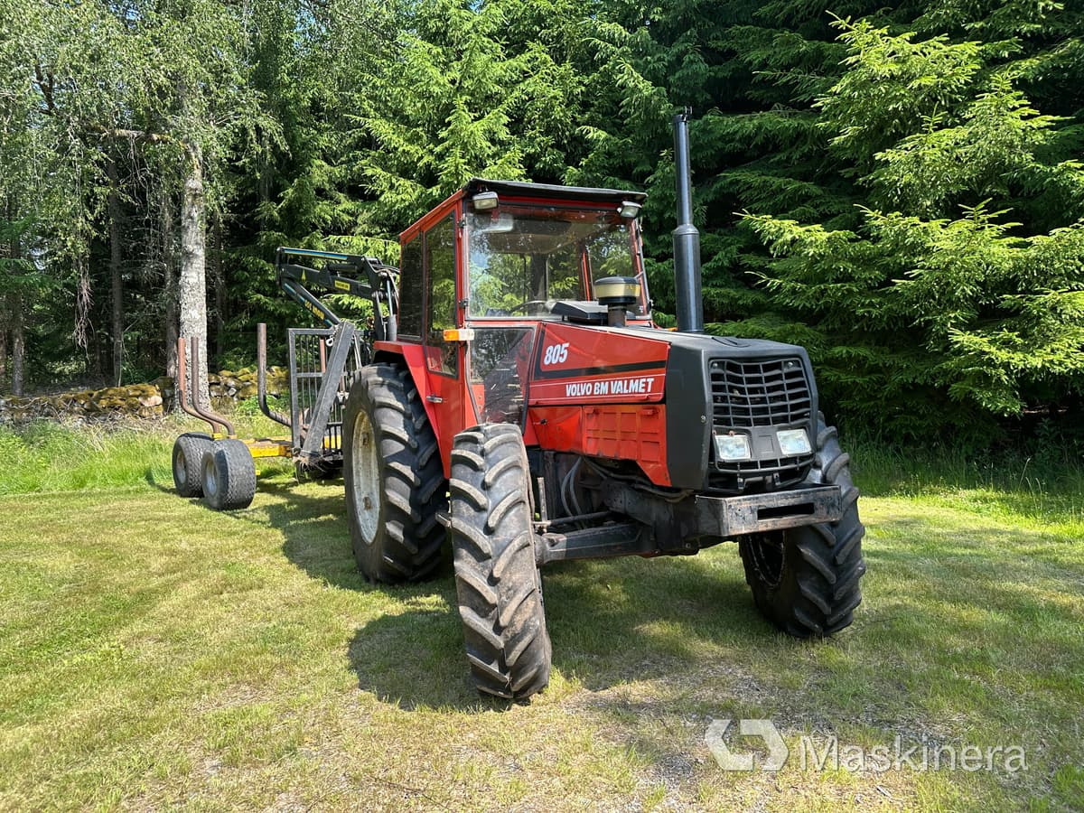Traktor Volvo BM 805-4 med skogsvagn och kran - טרקטור חקלאי, קרון נגרר ליערות: תמונה 2 Traktor Volvo BM 805-4 med skogsvagn och kran - טרקטור חקלאי, קרון נגרר ליערות: תמונה 2