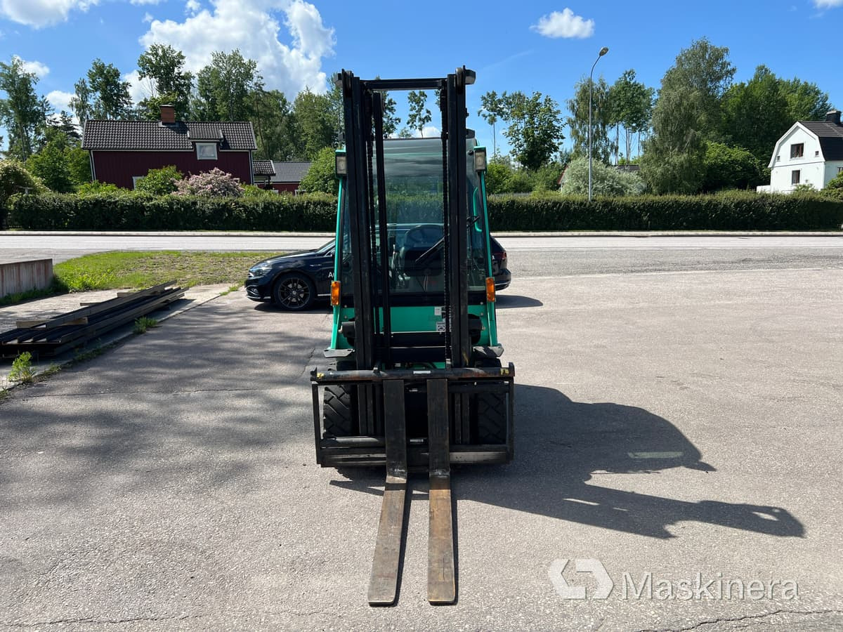 Truck Mitsubishi FD25N - מלגזת סולר: תמונה 2 Truck Mitsubishi FD25N - מלגזת סולר: תמונה 2