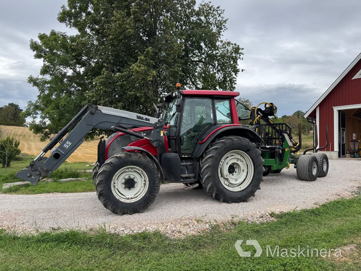 Valtra N121 & Farma CT 6,5-12 Traktor Valtra N121 Advance med frontlastare & Skogskärra Farma T12 - טרקטור חקלאי: תמונה 1 Valtra N121 & Farma CT 6,5-12 Traktor Valtra N121 Advance med frontlastare & Skogskärra Farma T12 - טרקטור חקלאי: תמונה 1