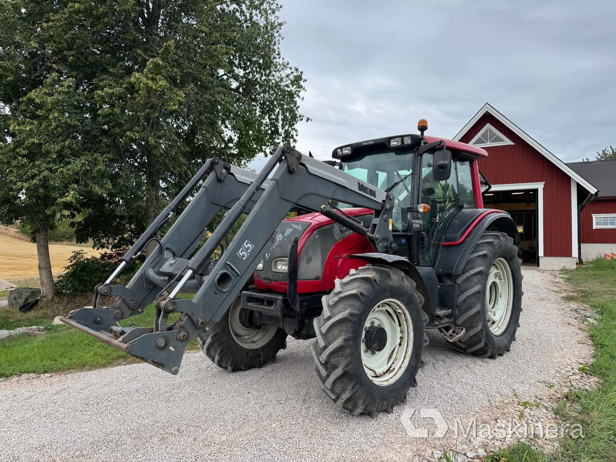 Valtra N121 & Farma CT 6,5-12 Traktor Valtra N121 Advance med frontlastare & Skogskärra Farma T12 - טרקטור חקלאי: תמונה 2 Valtra N121 & Farma CT 6,5-12 Traktor Valtra N121 Advance med frontlastare & Skogskärra Farma T12 - טרקטור חקלאי: תמונה 2