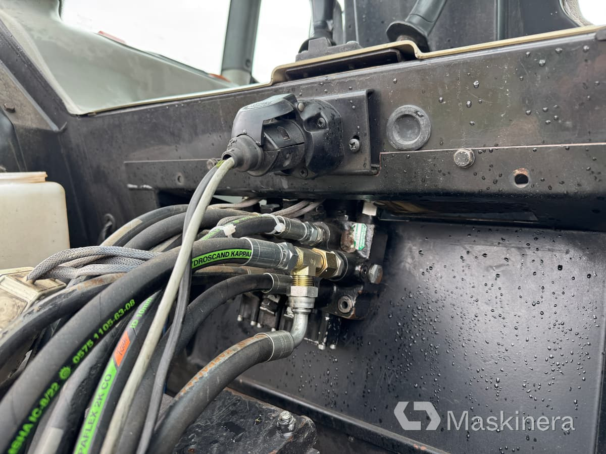 טרקטור חקלאי Valtra N121 & Farma CT 6,5-12  Traktor Valtra N121 Advance med frontlastare & Skogskärra Farma T12: תמונה 35