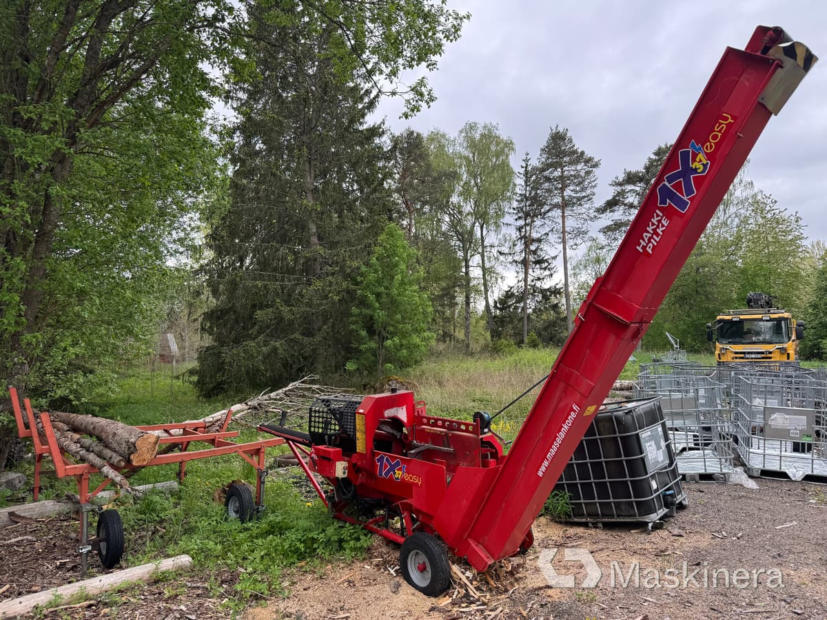Vedmaskin Hakki Pilke 1X37 med stockbord - מבקעת עצים: תמונה 1 Vedmaskin Hakki Pilke 1X37 med stockbord - מבקעת עצים: תמונה 1