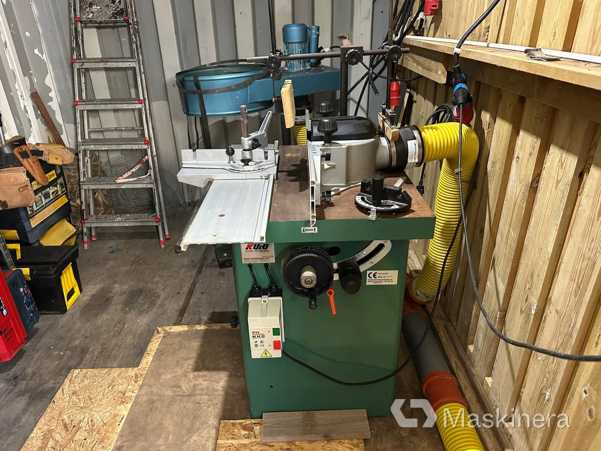 Vertikalfräs KUFO SK-28SP med LUNA spånsug - מכונת עיבוד עץ: תמונה 1 Vertikalfräs KUFO SK-28SP med LUNA spånsug - מכונת עיבוד עץ: תמונה 1