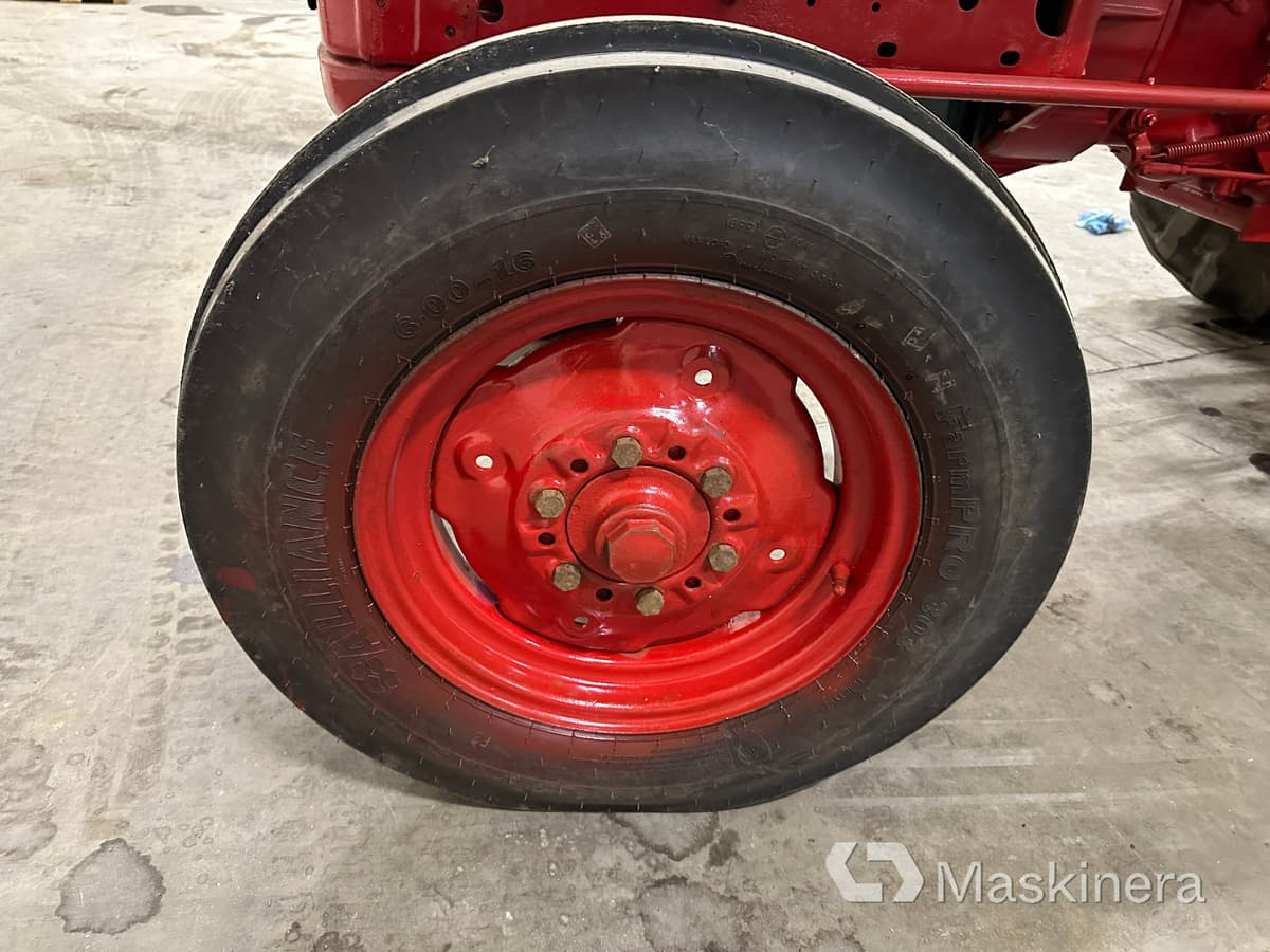 הַחכָּרָה  Veterantraktor Volvo BM 320 Veterantraktor Volvo BM 320: תמונה 11