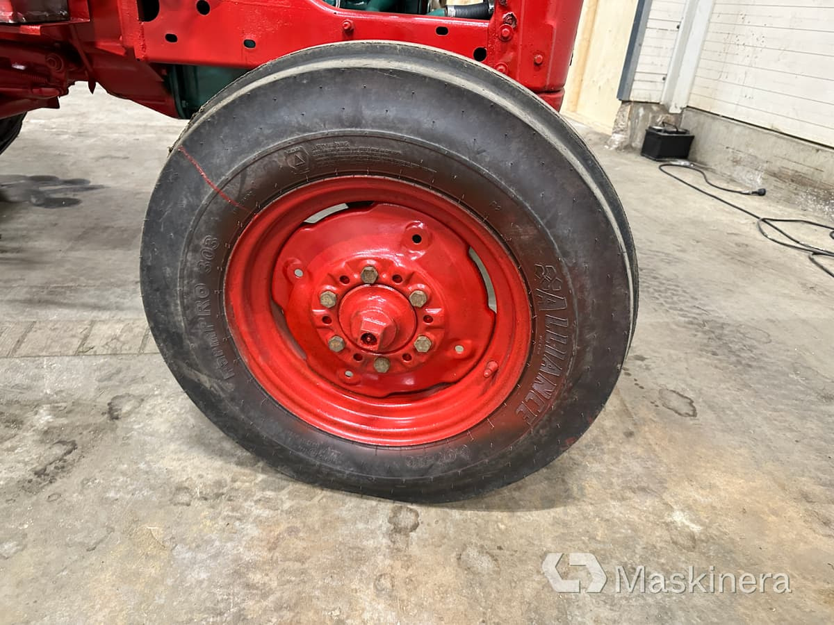 הַחכָּרָה  Veterantraktor Volvo BM 320 Veterantraktor Volvo BM 320: תמונה 15