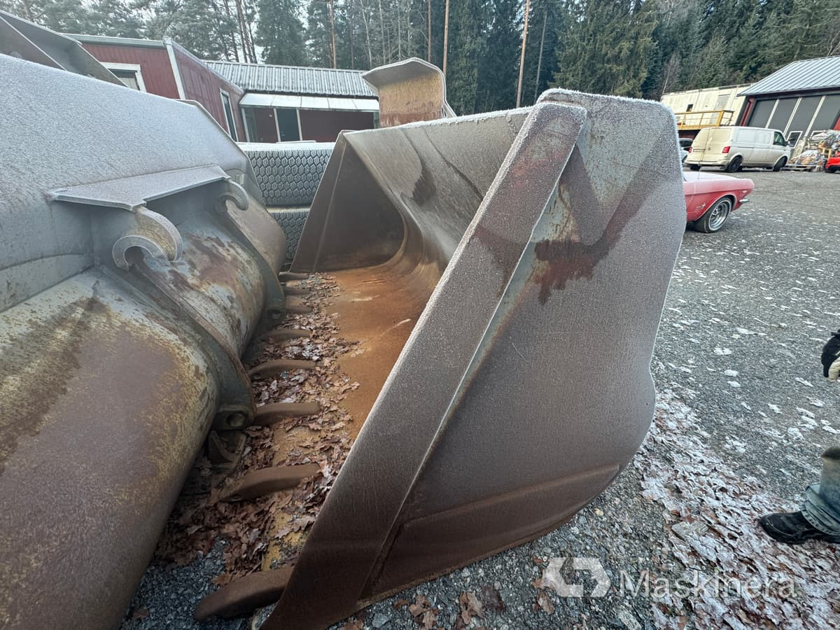 Volvo Equipments 93713S Volvo Hjullastarskopa Tandad stor stora BM - דלי מעמיס: תמונה 2 Volvo Equipments 93713S Volvo Hjullastarskopa Tandad stor stora BM - דלי מעמיס: תמונה 2