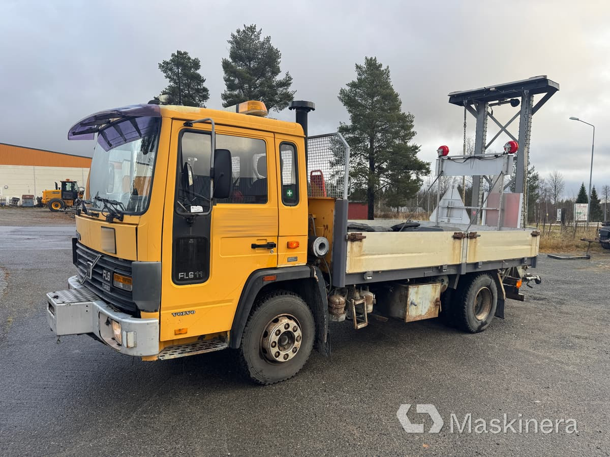 Volvo FL611 4X2 TMA-bil Volvo FL611 - משאית צד נופל/ שטוחה: תמונה 1 Volvo FL611 4X2 TMA-bil Volvo FL611 - משאית צד נופל/ שטוחה: תמונה 1