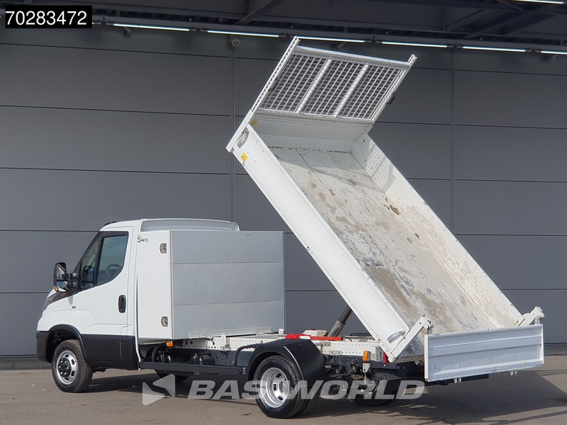 Iveco Daily 35C16 3.0L Kipper met Kist Dubbellucht 3,5t Trekhaak Airco Cruise Euro6 Tipper Benne Kieper 2m3 Airco Trekhaak Cruise control - כלי רכב מסחרי מזהיר: תמונה 2 Iveco Daily 35C16 3.0L Kipper met Kist Dubbellucht 3,5t Trekhaak Airco Cruise Euro6 Tipper Benne Kieper 2m3 Airco Trekhaak Cruise control - כלי רכב מסחרי מזהיר: תמונה 2