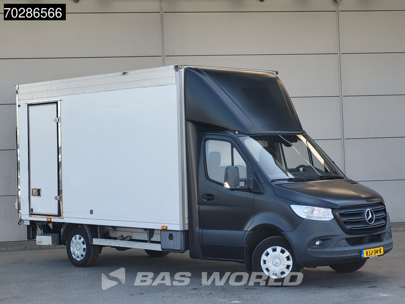 Mercedes-Benz Sprinter 316 CDI Laadklep Zijdeur Bakwagen Airco Cruise APK 02-2026 Euro6 Meubelbak Koffer 22m3 Airco Cruise control - כלי רכב מסחרי עם תיבה: תמונה 5 Mercedes-Benz Sprinter 316 CDI Laadklep Zijdeur Bakwagen Airco Cruise APK 02-2026 Euro6 Meubelbak Koffer 22m3 Airco Cruise control - כלי רכב מסחרי עם תיבה: תמונה 5