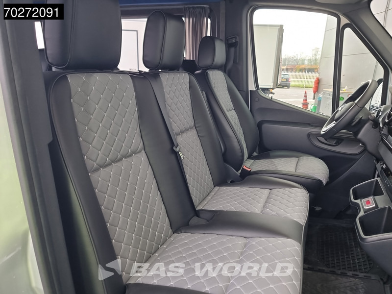 Interior photo 2:   חָדָשׁ מיניבוס, כלי רכב מסחרי לנוסעים Mercedes-Benz Sprinter 319 CDI Automaat VIP Personenvervoer Taxi TV Webasto klima Kombi Tourer Navi LED Airco Cruise control