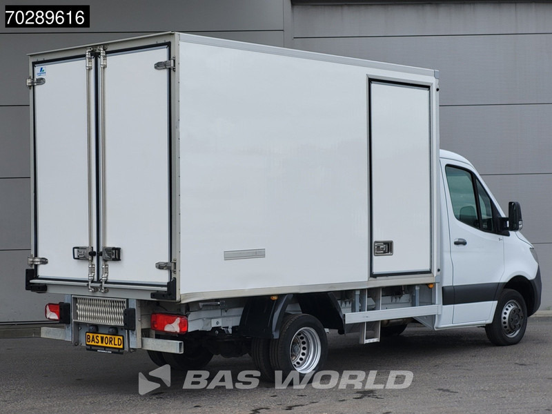Mercedes-Benz Sprinter 515 CDI Koelwagen Dubbellucht Zijdeur Thermo King 230v-Stekker Airco Cruise MBUX CarPlay Euro6 Koel Koeler Kühl Kühler Kühlwagen - כלי רכב מסחרי לקירור: תמונה 5 Mercedes-Benz Sprinter 515 CDI Koelwagen Dubbellucht Zijdeur Thermo King 230v-Stekker Airco Cruise MBUX CarPlay Euro6 Koel Koeler Kühl Kühler Kühlwagen - כלי רכב מסחרי לקירור: תמונה 5