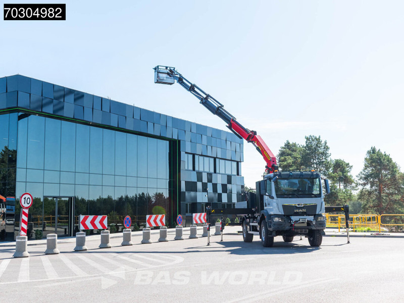 MAN TGM 18.320 4X4 NEW 4x4 Palfinger PK 27002-SH D Crane manbasket Steelsuspension - משאית צד נופל/ שטוחה, משאית מנוף: תמונה 2 MAN TGM 18.320 4X4 NEW 4x4 Palfinger PK 27002-SH D Crane manbasket Steelsuspension - משאית צד נופל/ שטוחה, משאית מנוף: תמונה 2