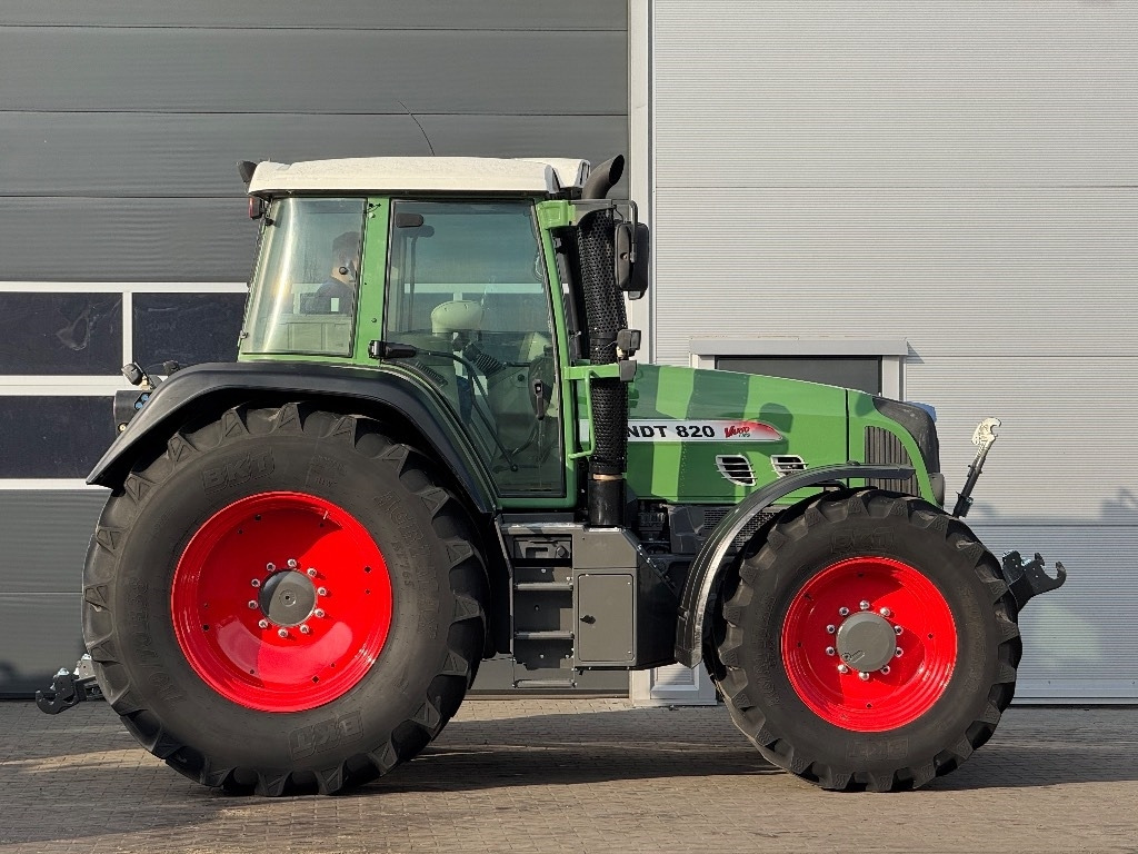 Fendt 820 Vario TMS - טרקטור חקלאי: תמונה 4 Fendt 820 Vario TMS - טרקטור חקלאי: תמונה 4