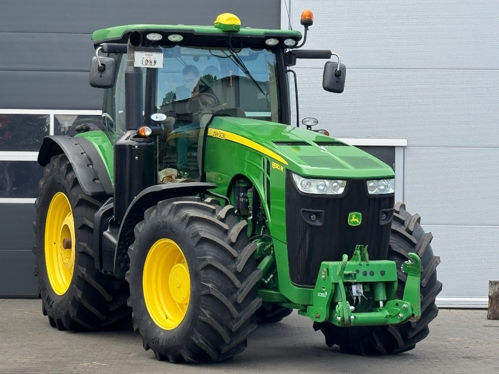 John Deere 8310 R - טרקטור חקלאי: תמונה 1 John Deere 8310 R - טרקטור חקלאי: תמונה 1