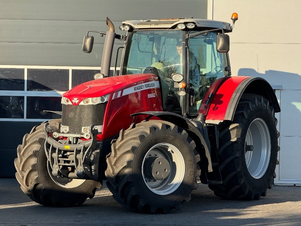 Massey Ferguson 8660 - טרקטור חקלאי: תמונה 1 Massey Ferguson 8660 - טרקטור חקלאי: תמונה 1