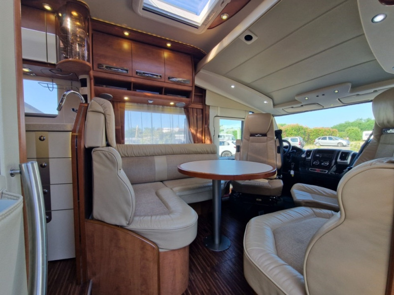 Carthago Chic E-Line 44 - רכב ממונע משולב: תמונה 4 Carthago Chic E-Line 44 - רכב ממונע משולב: תמונה 4