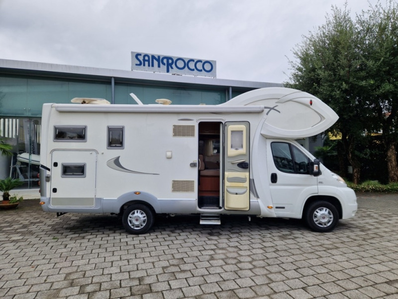 Laika X 710 - רכב ממונע Alcove: תמונה 2 Laika X 710 - רכב ממונע Alcove: תמונה 2