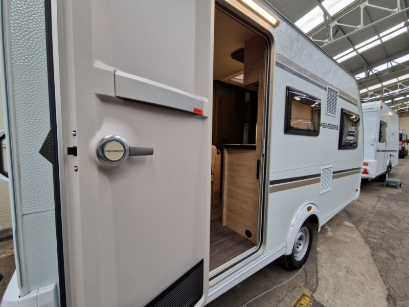 Weinsberg CaraOne 420 QD - קרוואן נגרר: תמונה 3 Weinsberg CaraOne 420 QD - קרוואן נגרר: תמונה 3
