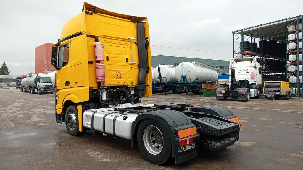 Mercedes-Benz 1845 GIGA space - יחידת טרקטור: תמונה 3 Mercedes-Benz 1845 GIGA space - יחידת טרקטור: תמונה 3