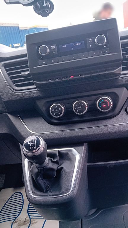 מיניבוס, כלי רכב מסחרי לנוסעים Renault Trafic Combi L2H1 3,0t Life: תמונה 11 מיניבוס, כלי רכב מסחרי לנוסעים Renault Trafic Combi L2H1 3,0t Life: תמונה 11