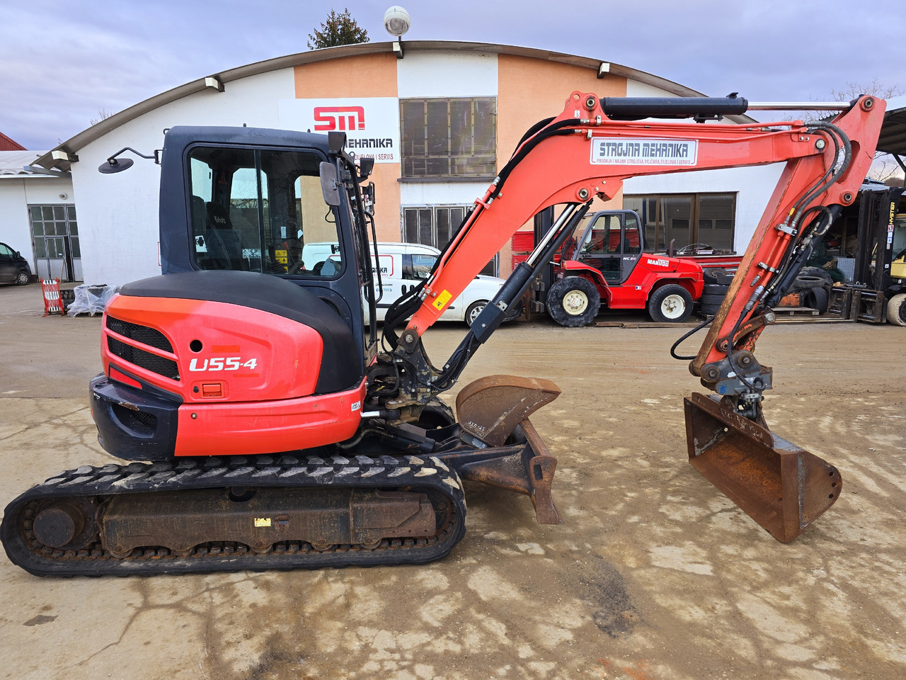 Kubota U55-4 - מיני מחפר: תמונה 1 Kubota U55-4 - מיני מחפר: תמונה 1