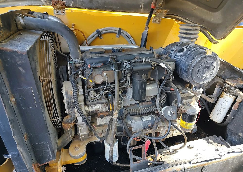 מפעיל טלסקופי Caterpillar TH417: תמונה 9