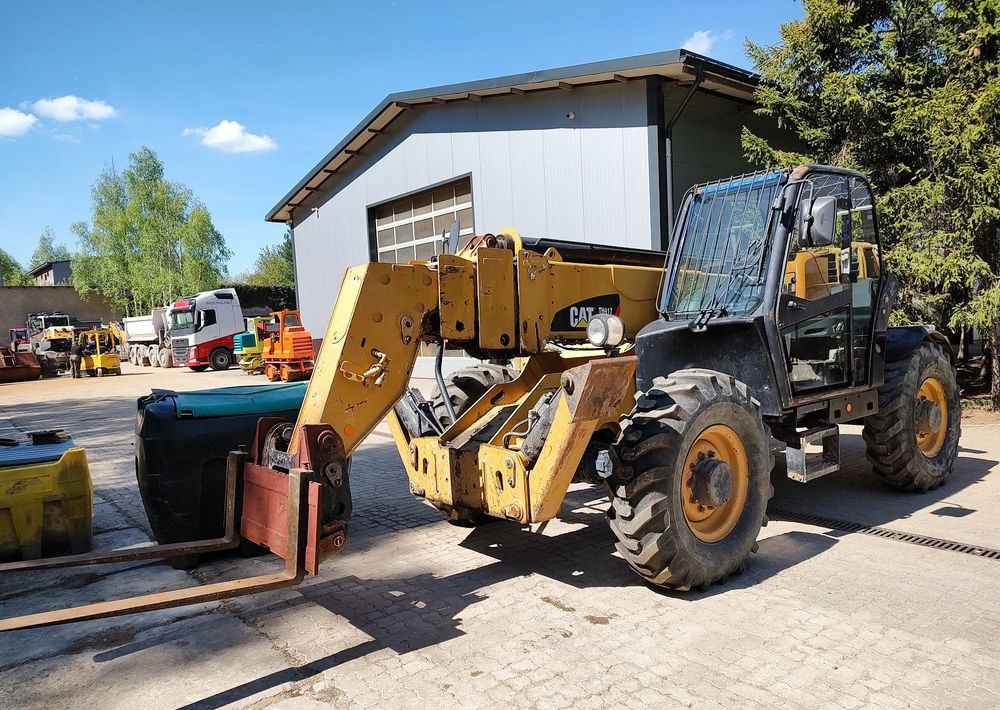 Caterpillar TH417 - מפעיל טלסקופי: תמונה 2 Caterpillar TH417 - מפעיל טלסקופי: תמונה 2