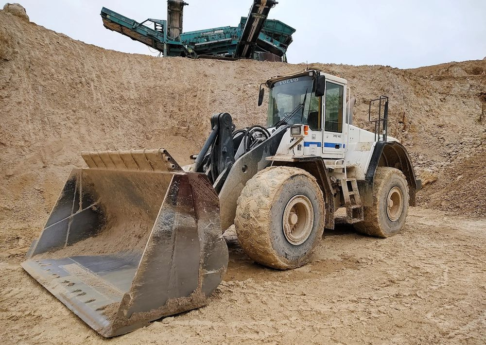 Volvo L180E - מעמיס גלגלים: תמונה 1 Volvo L180E - מעמיס גלגלים: תמונה 1
