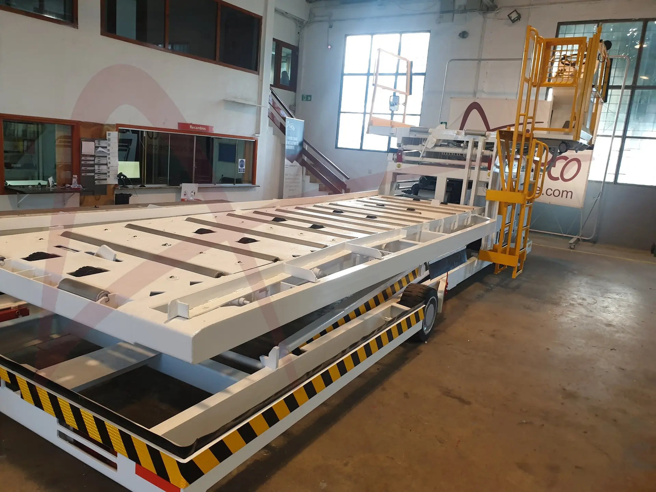 AIR MARREL LAM 3500 DP/R8 - מעמיס מטען למטוסים: תמונה 3 AIR MARREL LAM 3500 DP/R8 - מעמיס מטען למטוסים: תמונה 3
