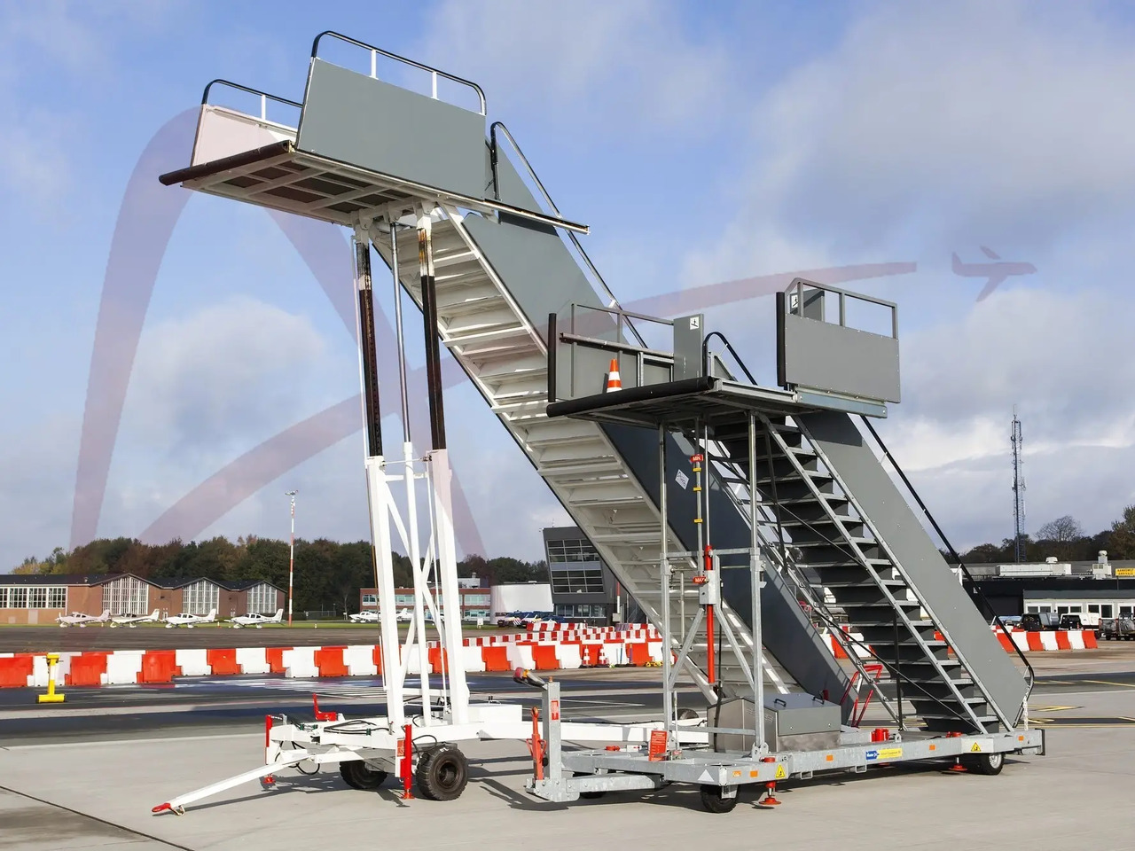 AMSS SKYWAY 96-232 - מדרגות נוסעים: תמונה 4 AMSS SKYWAY 96-232 - מדרגות נוסעים: תמונה 4
