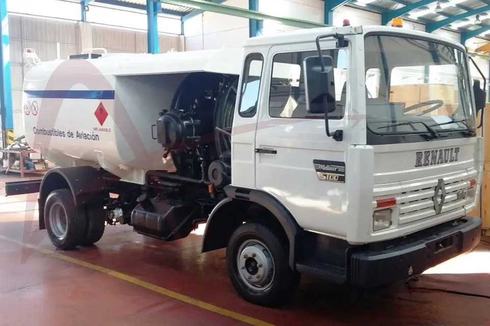AVGAS B-100 - משאית מכל: תמונה 2 AVGAS B-100 - משאית מכל: תמונה 2