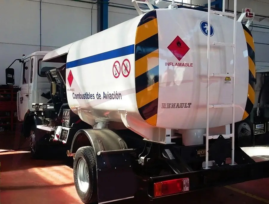 AVGAS B-100 - משאית מכל: תמונה 3 AVGAS B-100 - משאית מכל: תמונה 3