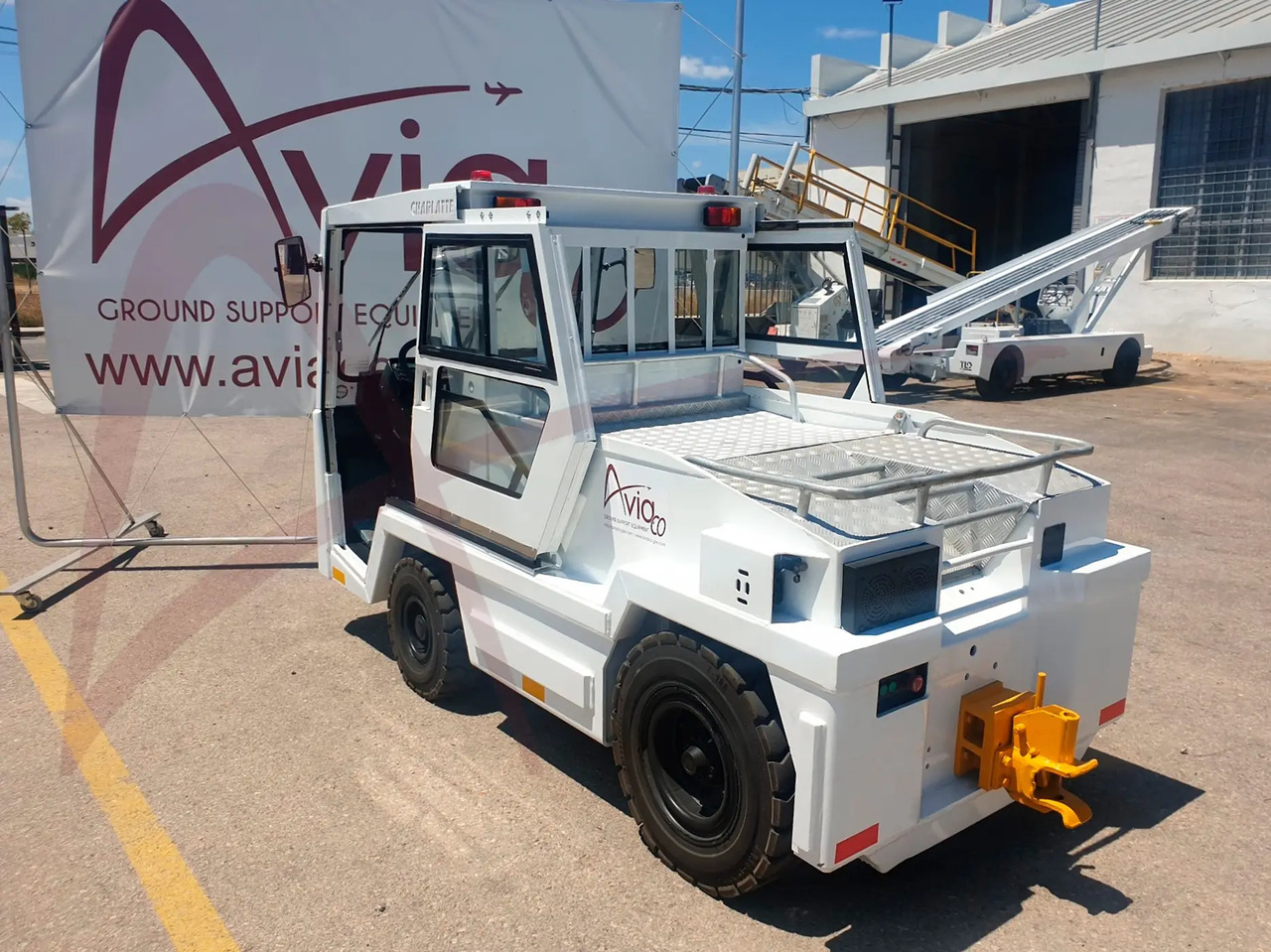 CHARLATTE T135 - טרקטור כבודה: תמונה 2 CHARLATTE T135 - טרקטור כבודה: תמונה 2