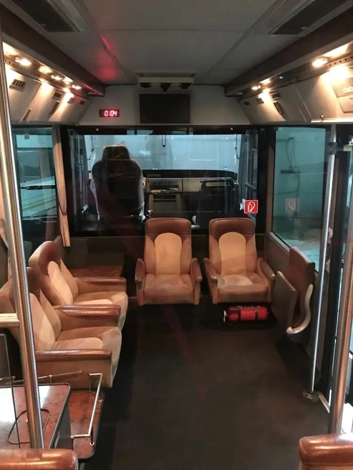CONTRAC COBUS 2400 - אוטובוס תעופתי: תמונה 4 CONTRAC COBUS 2400 - אוטובוס תעופתי: תמונה 4