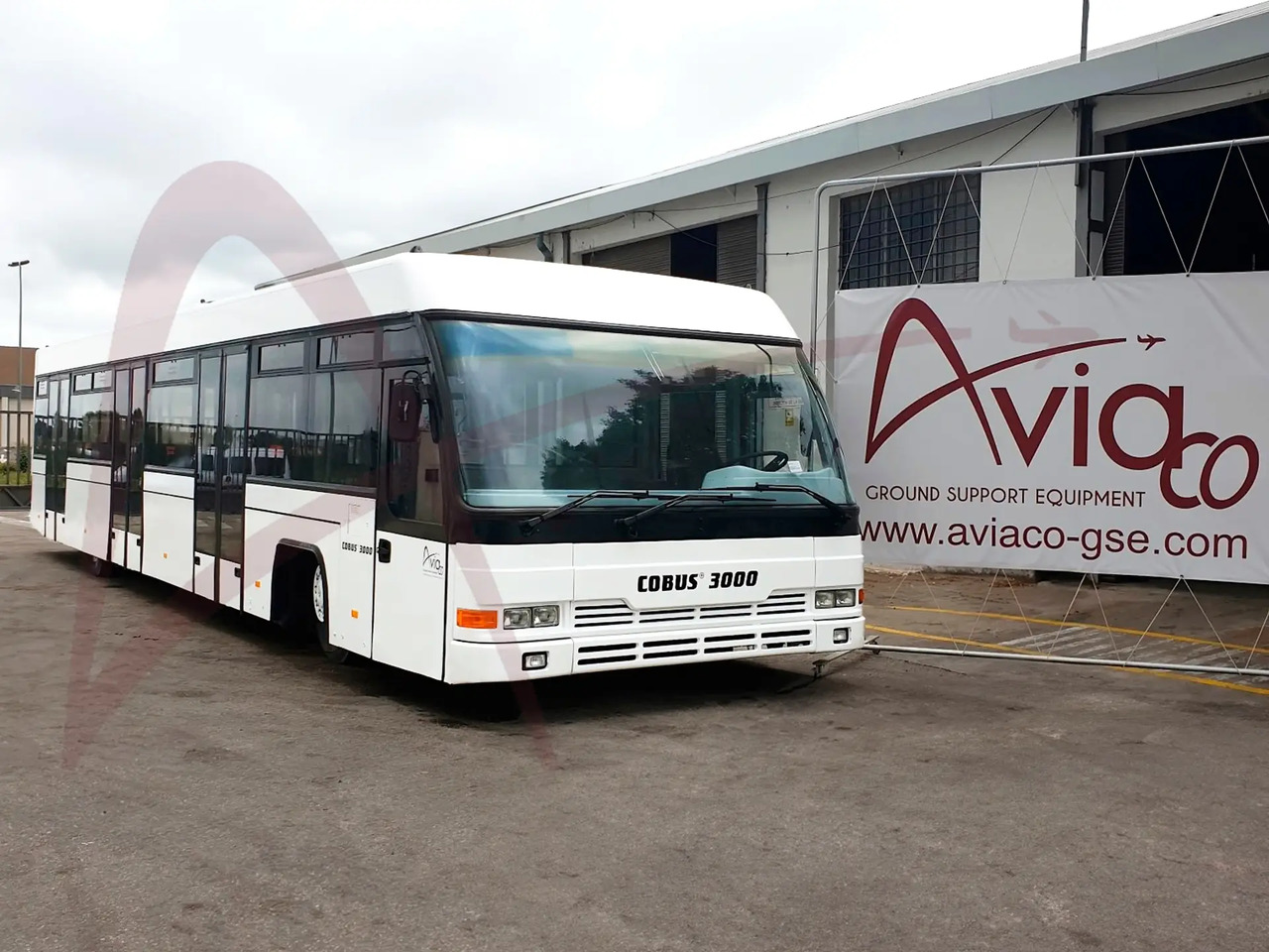 CONTRAC COBUS 3000 - אוטובוס תעופתי: תמונה 2 CONTRAC COBUS 3000 - אוטובוס תעופתי: תמונה 2