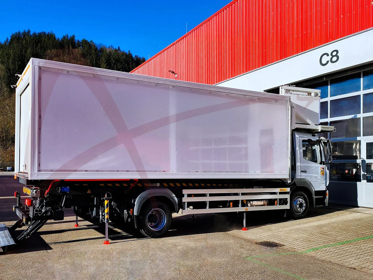 DOLL X-CLEAN M FULL SIZE Cleaning Lift - משאית שירות לשירותים: תמונה 1 DOLL X-CLEAN M FULL SIZE Cleaning Lift - משאית שירות לשירותים: תמונה 1