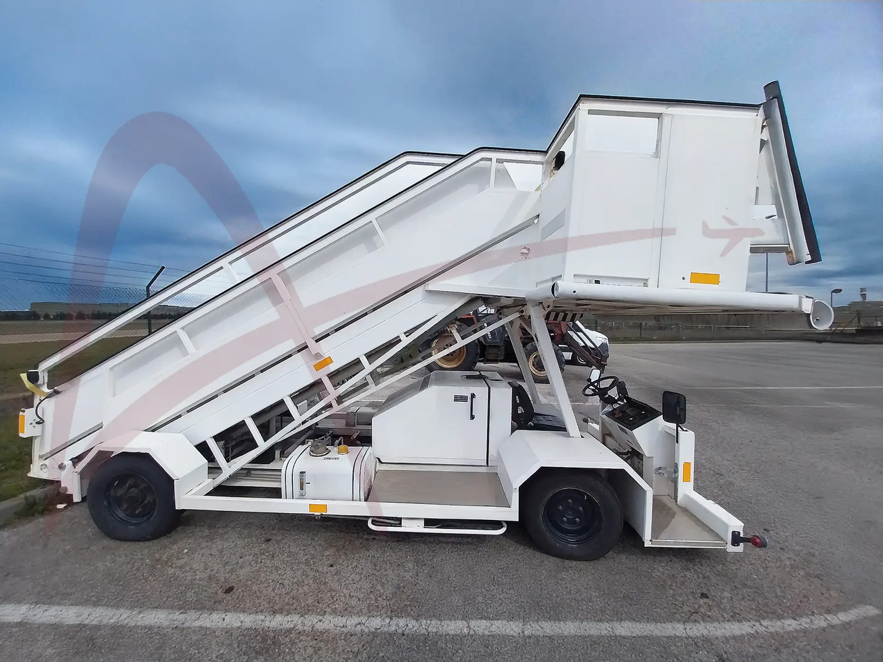 EINSA EDA-18425 - מדרגות נוסעים: תמונה 1 EINSA EDA-18425 - מדרגות נוסעים: תמונה 1