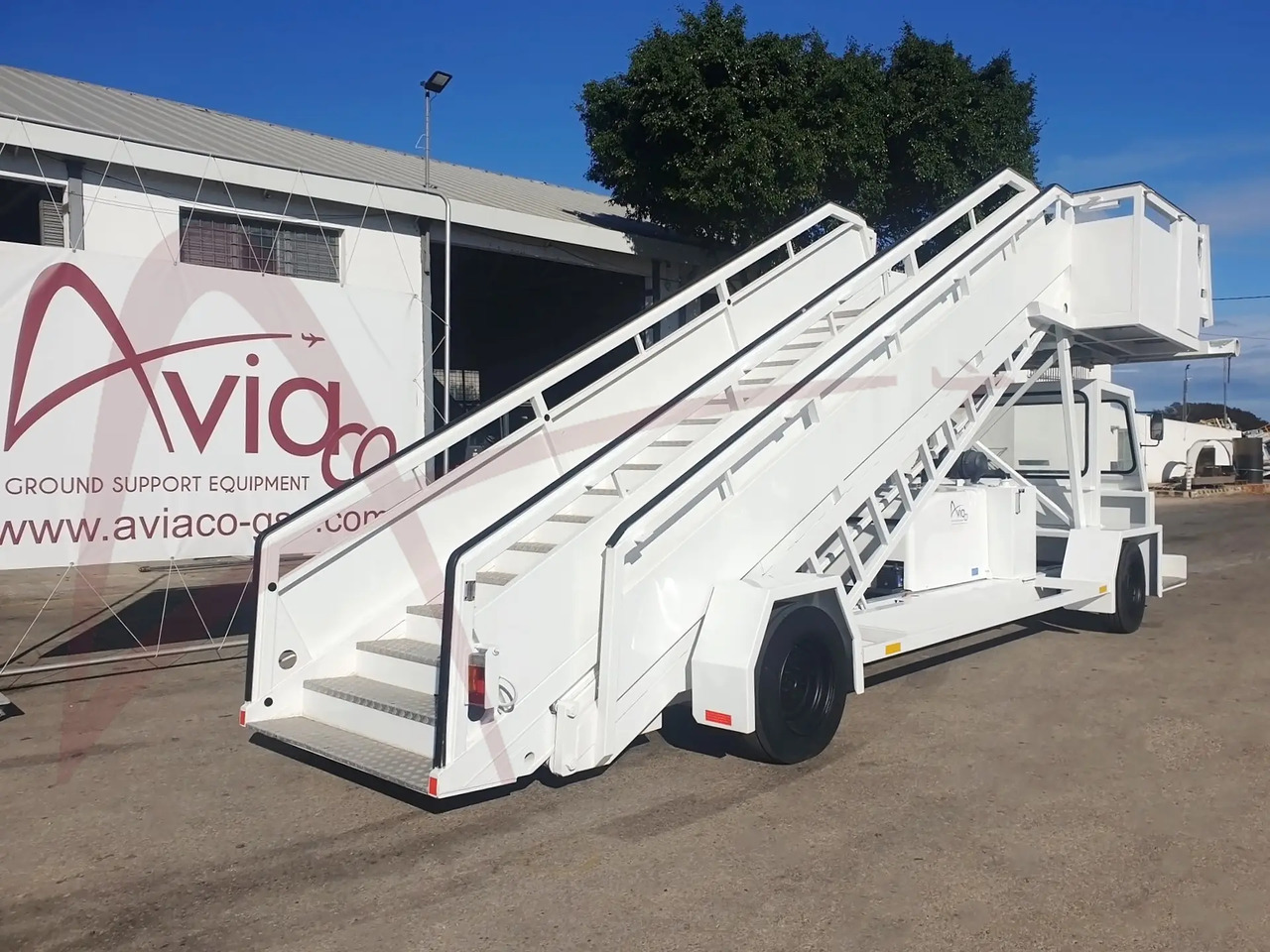 EINSA EDU-WIDE - מדרגות נוסעים: תמונה 1 EINSA EDU-WIDE - מדרגות נוסעים: תמונה 1