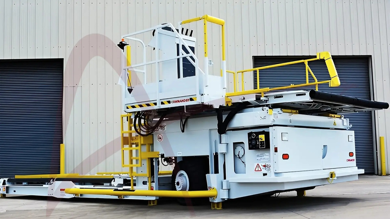 FMC COMMANDER 15U - מעמיס מטען למטוסים: תמונה 1 FMC COMMANDER 15U - מעמיס מטען למטוסים: תמונה 1