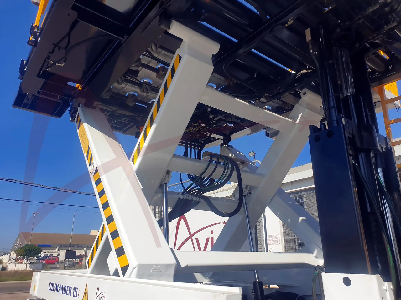 FMC COMMANDER 15iS - מעמיס מטען למטוסים: תמונה 5 FMC COMMANDER 15iS - מעמיס מטען למטוסים: תמונה 5