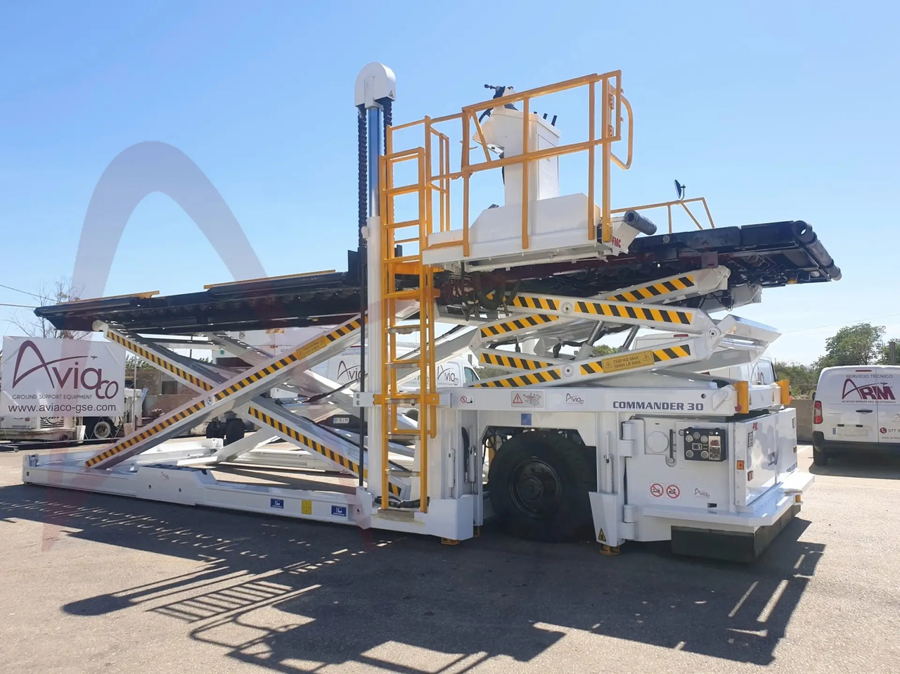 FMC COMMANDER 30 - מעמיס מטען למטוסים: תמונה 3 FMC COMMANDER 30 - מעמיס מטען למטוסים: תמונה 3