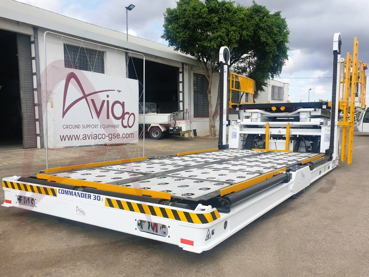 FMC COMMANDER30i - מעמיס מטען למטוסים: תמונה 1 FMC COMMANDER30i - מעמיס מטען למטוסים: תמונה 1