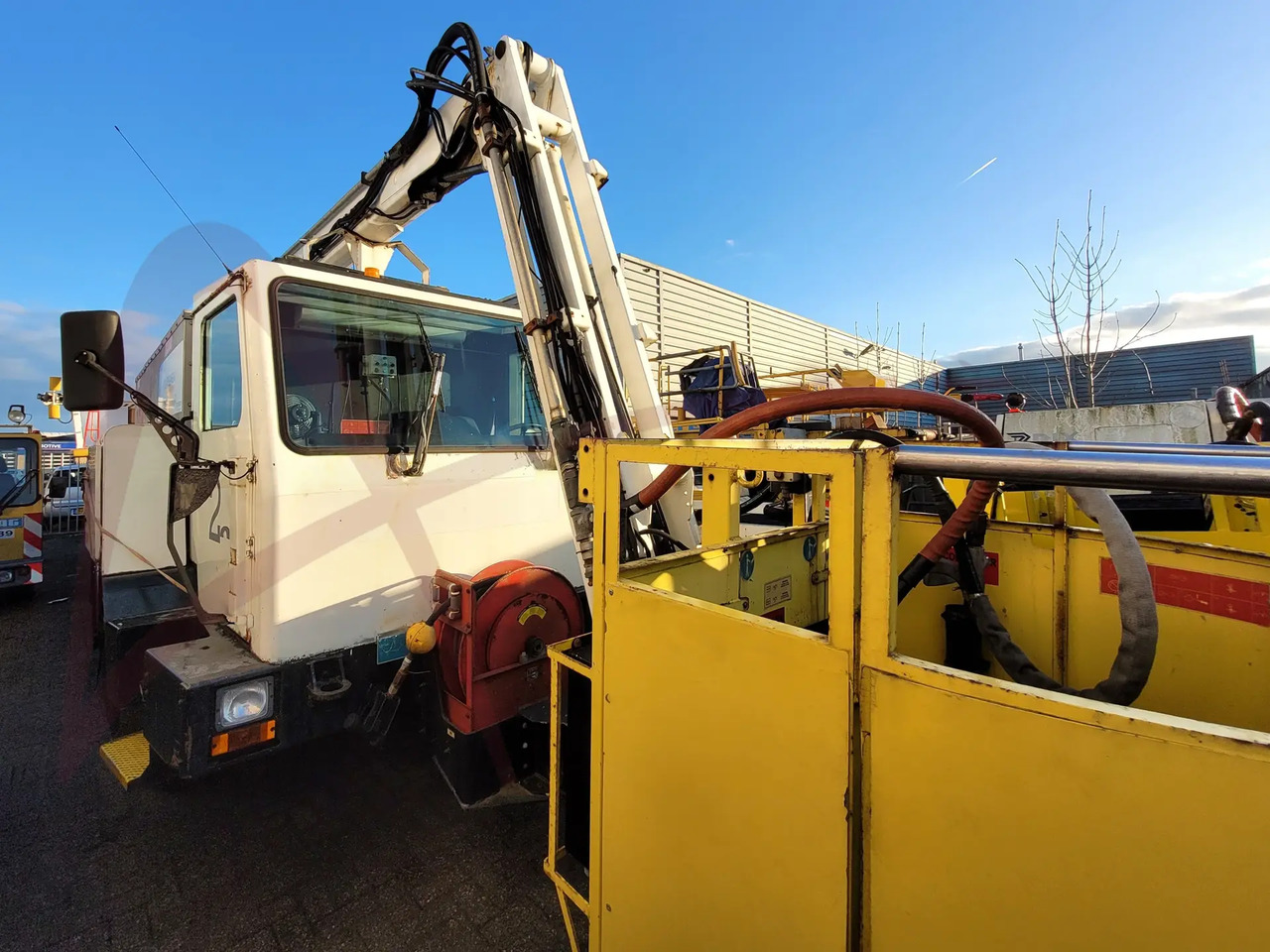 FMC TEMPEST 2 - רכב להפשרה של מטוסים: תמונה 2 FMC TEMPEST 2 - רכב להפשרה של מטוסים: תמונה 2