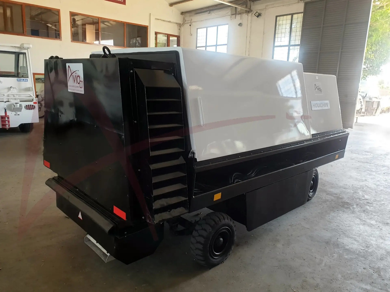 HOUCHIN C690-140 - יחידה לאספקת חשמל: תמונה 1 HOUCHIN C690-140 - יחידה לאספקת חשמל: תמונה 1