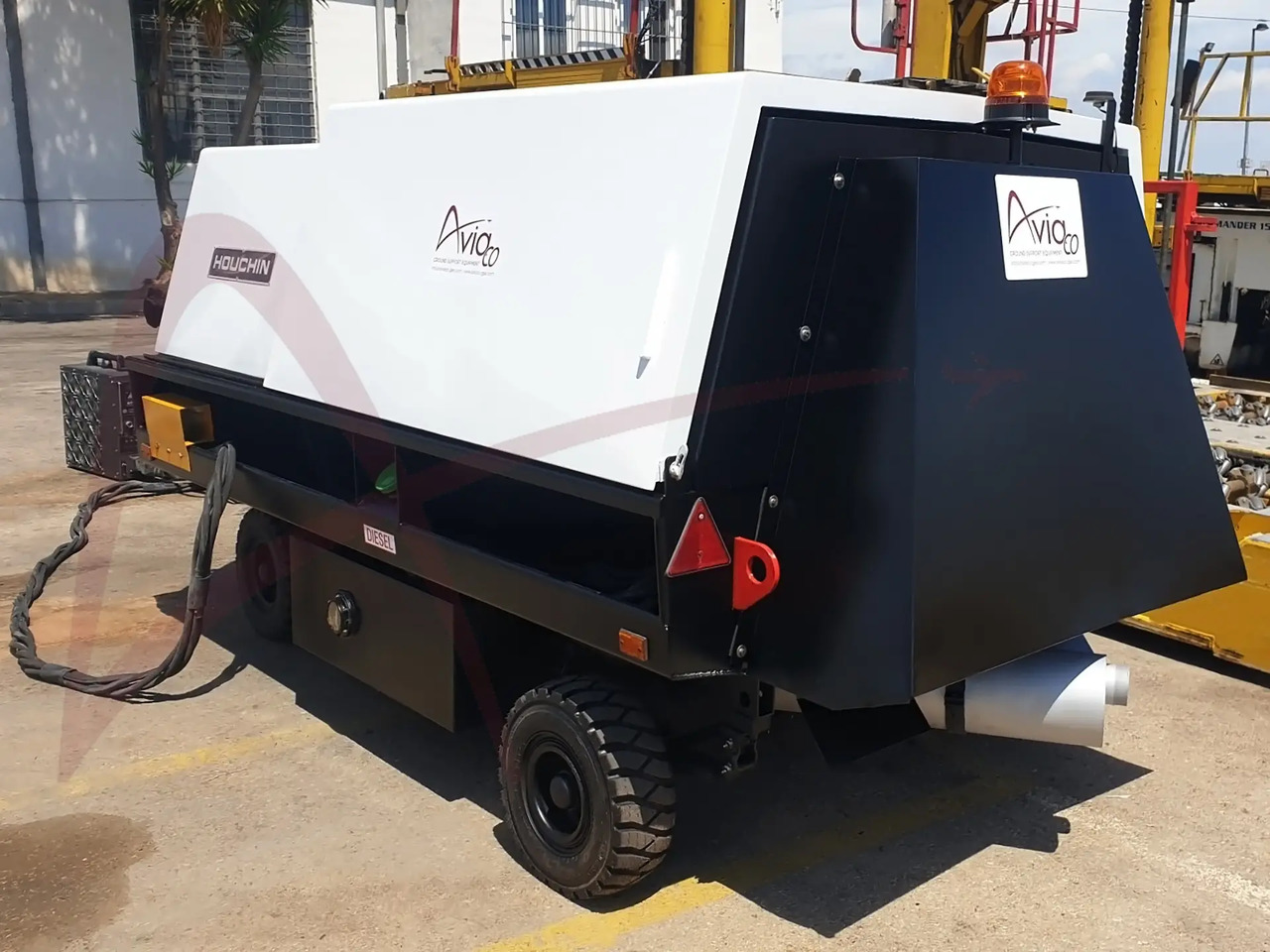 HOUCHIN C690 28 - יחידה לאספקת חשמל: תמונה 2 HOUCHIN C690 28 - יחידה לאספקת חשמל: תמונה 2