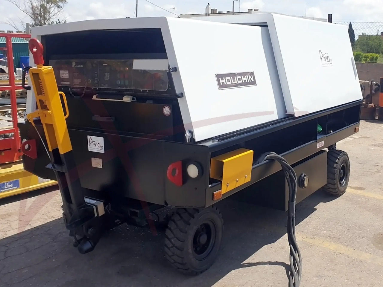 HOUCHIN C690 28 - יחידה לאספקת חשמל: תמונה 1 HOUCHIN C690 28 - יחידה לאספקת חשמל: תמונה 1