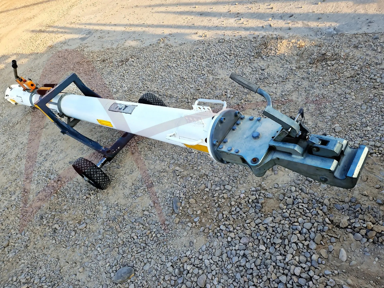 HYDRO TOWB757-C - ציוד תמיכת קרקע: תמונה 2 HYDRO TOWB757-C - ציוד תמיכת קרקע: תמונה 2