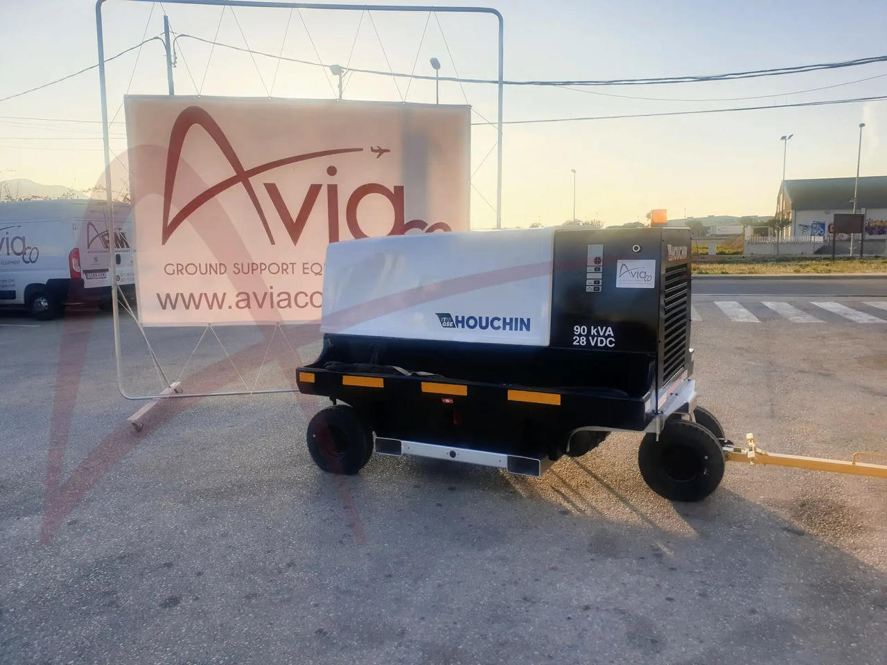 ITW GSE 4400 - יחידה לאספקת חשמל: תמונה 1 ITW GSE 4400 - יחידה לאספקת חשמל: תמונה 1