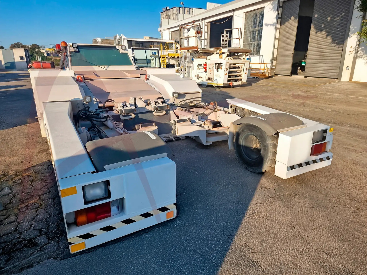 JBT EXPEDITER 160 - טרקטור דחיפה לאחור: תמונה 2 JBT EXPEDITER 160 - טרקטור דחיפה לאחור: תמונה 2